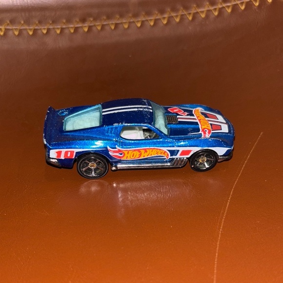 2010 hot wheels - Picture 1 of 3